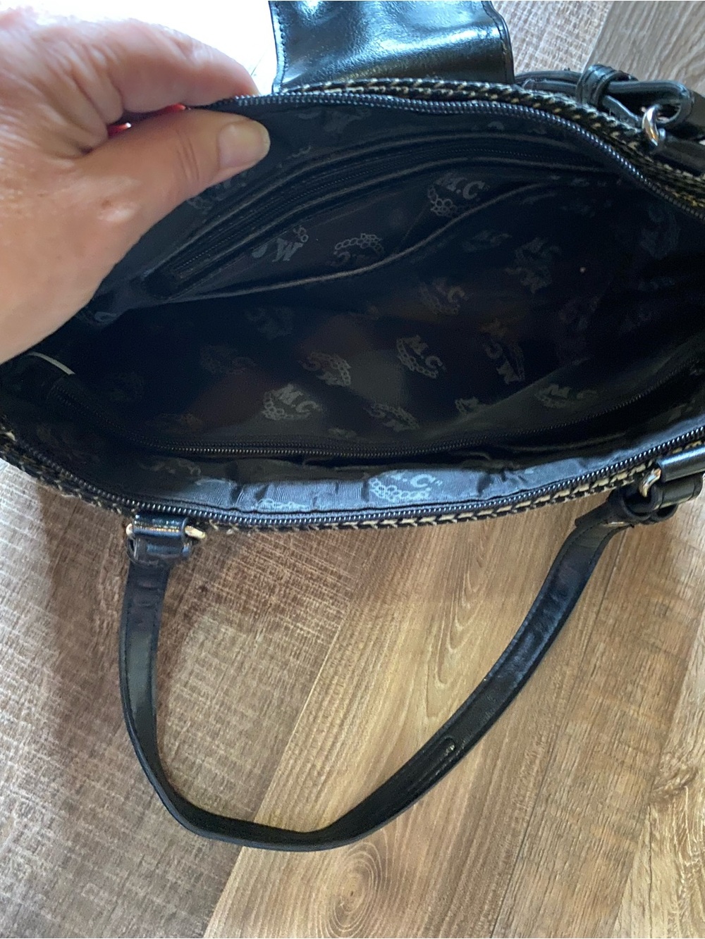 Source Unknown Black Houndstooth Croc-Embossed Shoulder Bag - Picture 6 of 7